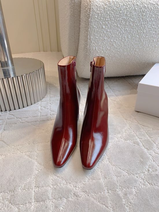 Fendi Classic Block Heel Ankle Boots Oil Wax Leather