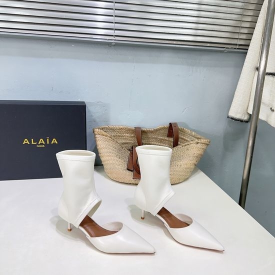 Alaia Cutout Pointed Toe Stiletto Ankle Boots Soft Comfortable