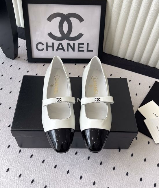 Chanel Mary Jane Flats Elegant Sheepskin Upper Luxury Details