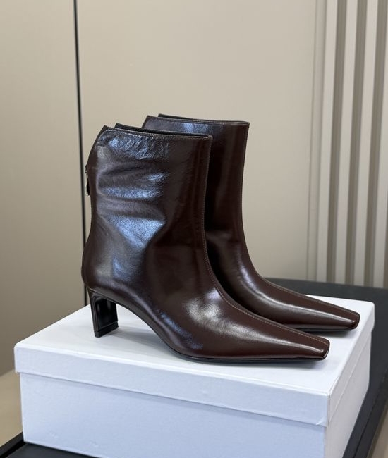 Khaite Stylish Square Toe Low Heel Easy Wear Leather Short Boots