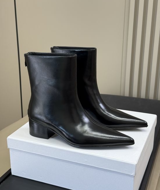 Khaite Elegant Pointed Toe Chunky Heel Leather Short Boots