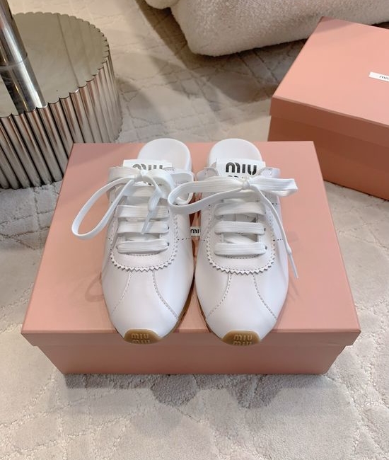 Miu Miu Leather Upper Casual Mule Sneakers Comfortable Non-slip Versatile Shoes