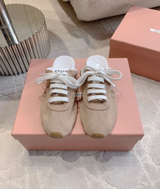 Miu Miu Leather Upper Casual Mule Sneakers Comfortable Non-slip Versatile Shoes