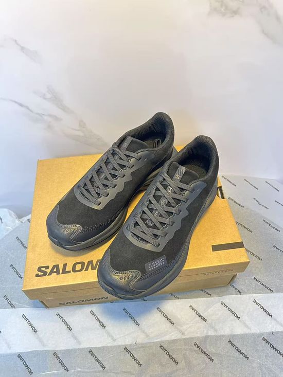 Maison Margiela Premium Leather Upper Outdoor Running Shoes with Cushioning
