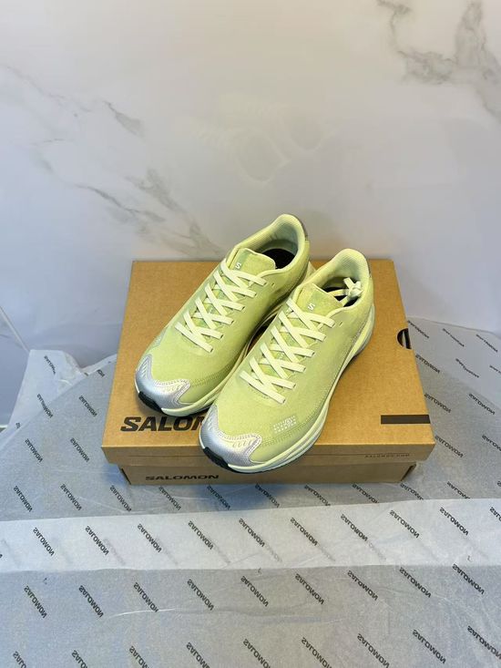 Maison Margiela Premium Leather Upper Outdoor Running Shoes with Cushioning