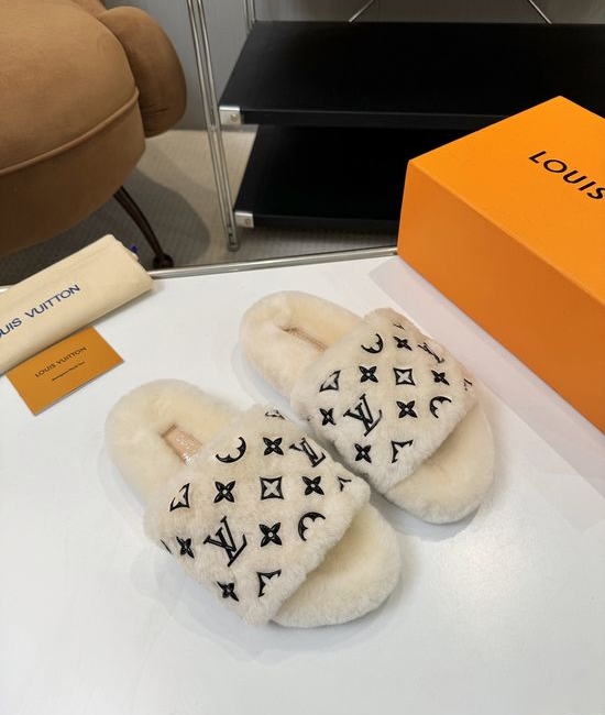 Louis Vuitton LV Classic Pattern Wool Slippers Plush Lined Ultra Soft Non-slip Sole