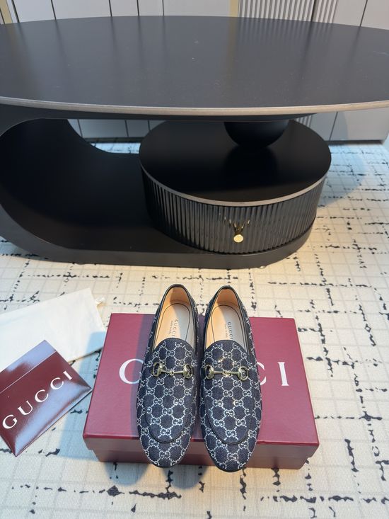 Gucci Classic Horsebit Loafers Comfortable Timeless Casual Footwear