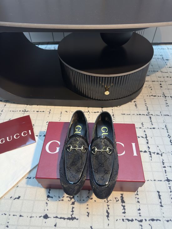 Gucci Classic Horsebit Loafers Soft Durable Versatile Daily Shoes
