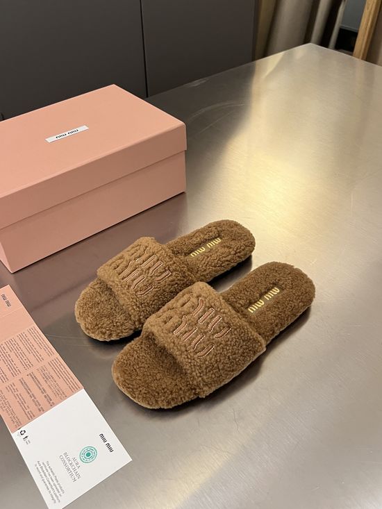Miu Miu Embroidered Pure Wool Casual House Slippers