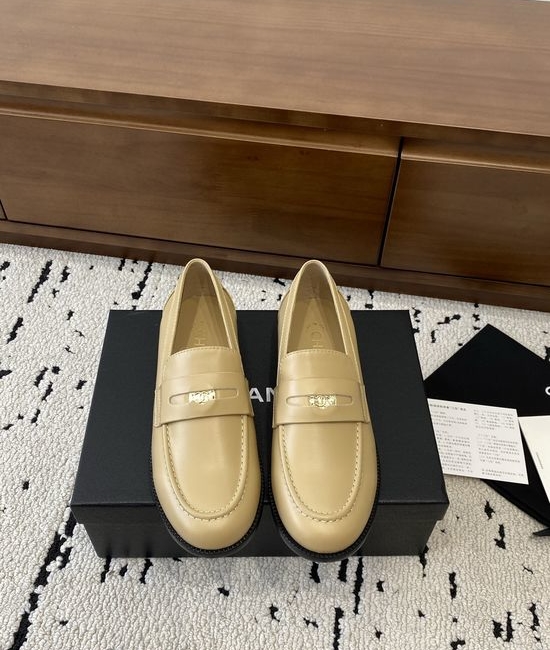Chanel Vintage Style Leather Loafers With Cowhide Outsole
