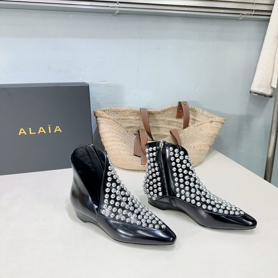 Alaia Rivet Decor Pointed Toe Chunky Heel Leather Ankle Boots