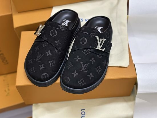 Louis Vuitton LV Suede Upper Warm Comfort Platform Slippers