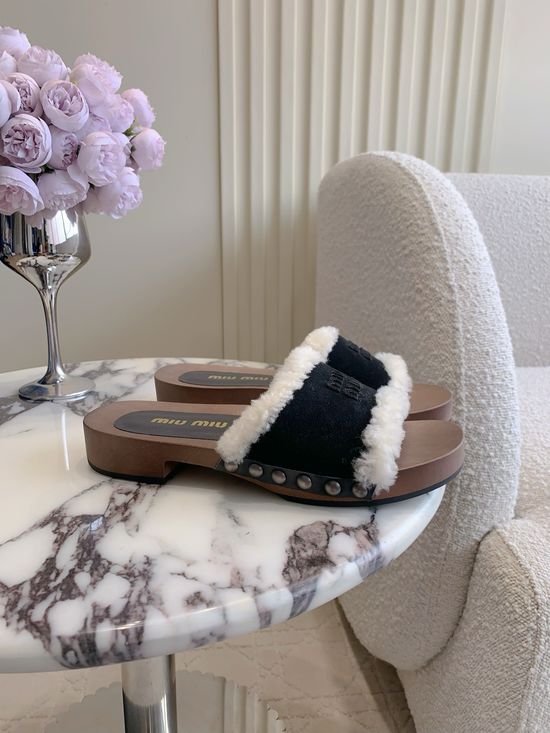 Miu Miu Chic Suede Wool Slippers with Elegant Design