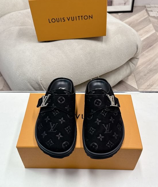 Louis Vuitton LV Comfortable Leather Casual Slippers Soft Non-slip Sole