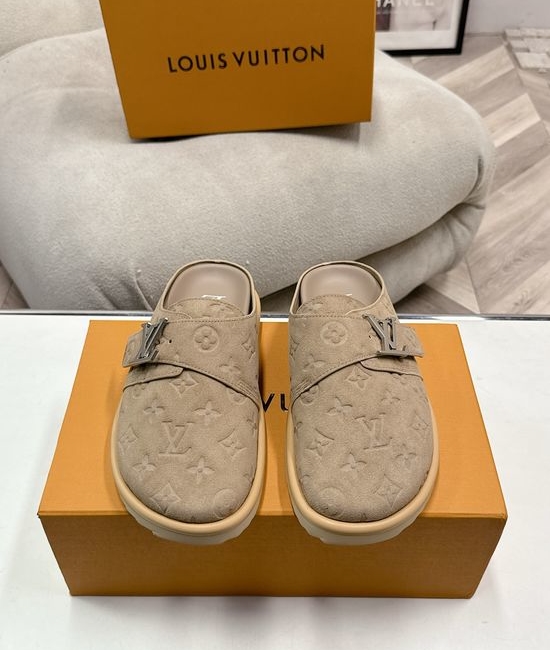 Louis Vuitton LV Comfortable Leather Casual Slippers Soft Non-slip Sole