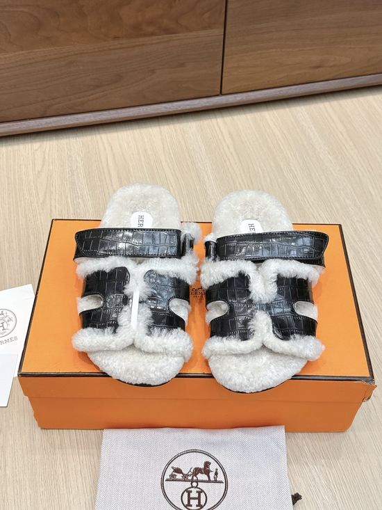 Hermes Curly Fur Slip On Slippers Cloud Like Comfort TPU Sole