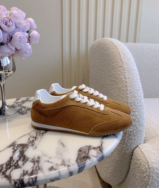 Alo Unisex Leather Training Shoes, Simple and Textured