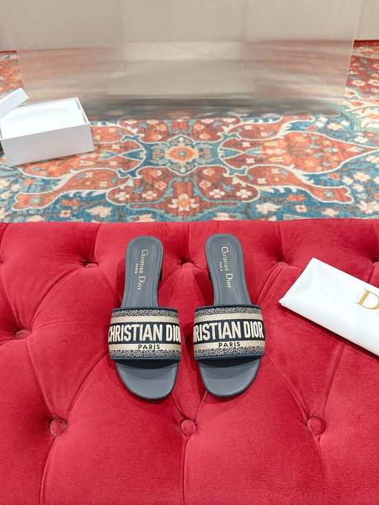 Christian Dior Woven Flat Slide Sandals Embroidered Detail Premium Leather Sole