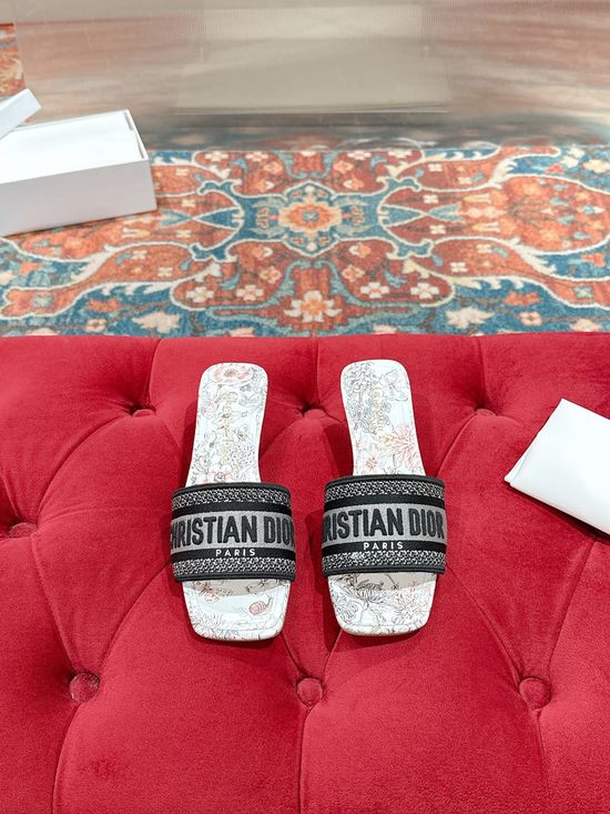 Christian Dior Woven Flat Slide Sandals Embroidered Detail Premium Leather Sole