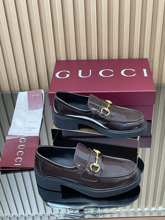 Gucci Horsebit Embellished Grooved Sole Leather Loafers