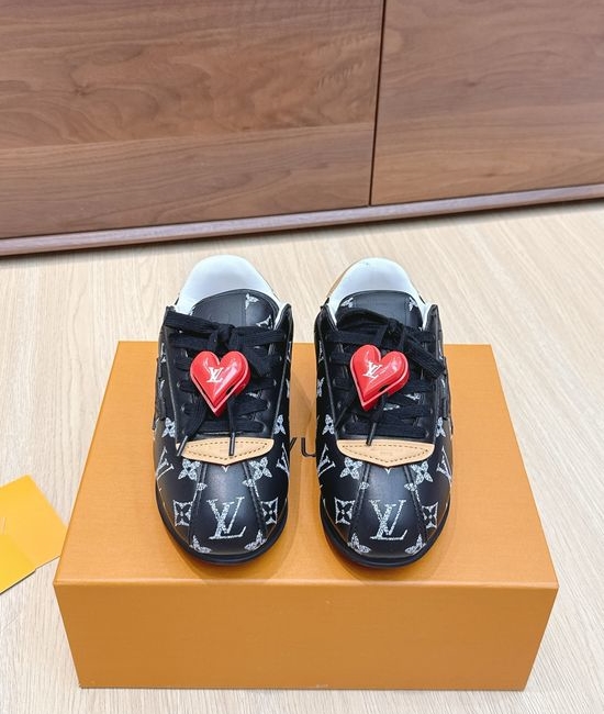 Louis Vuitton LV Casual Fashion Sneakers With Soft Upper And Durable Sole