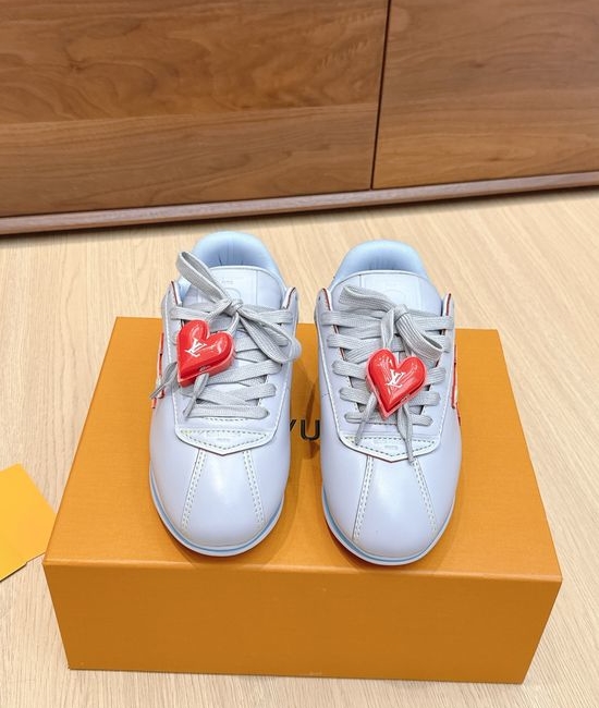 Louis Vuitton LV Casual Fashion Sneakers With Soft Upper And Durable Sole