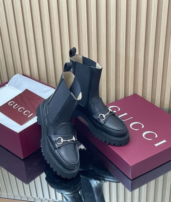 Gucci Horsebit Decor Chelsea Ankle Boots Thick Grooved Rubber Sole