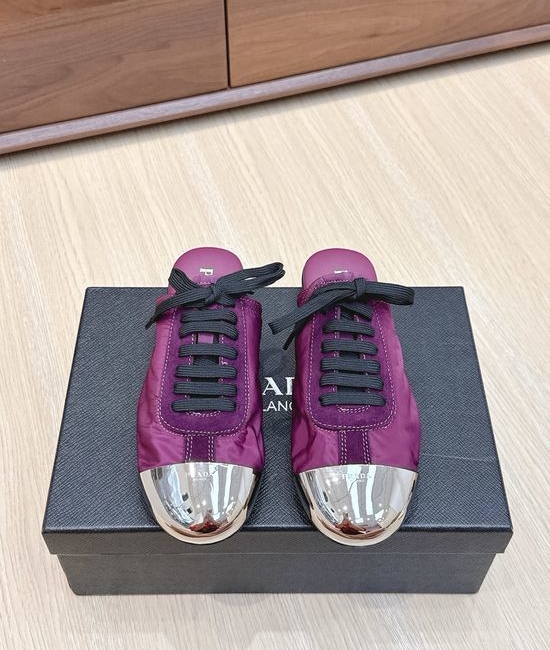 Prada Metallic-Toe Thin-Sole Casual Sneakers