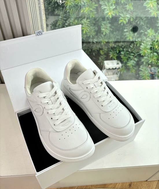 Loewe Minimalist Stitching Sneakers Comfortable for Walking
