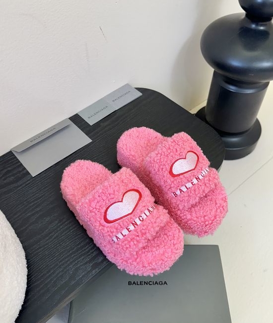 Balenciaga Plush Platform Slippers Embroidery Detail Soft Cozy