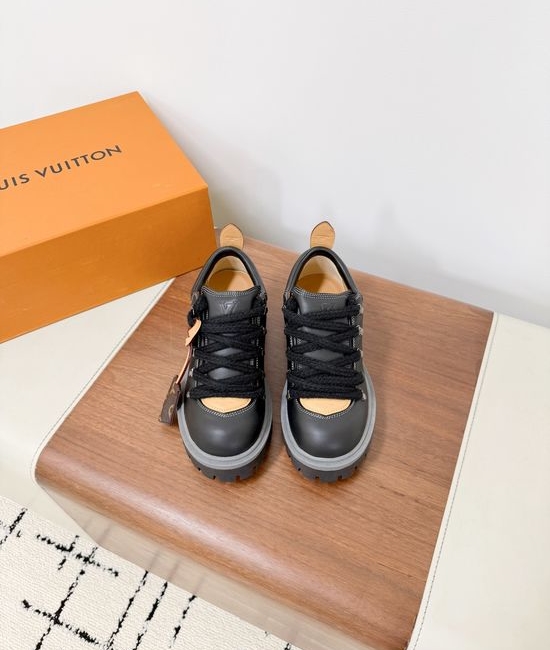 Louis Vuitton LV Calfskin Platform Lace-up Casual Shoes with Thick Rubber Sole
