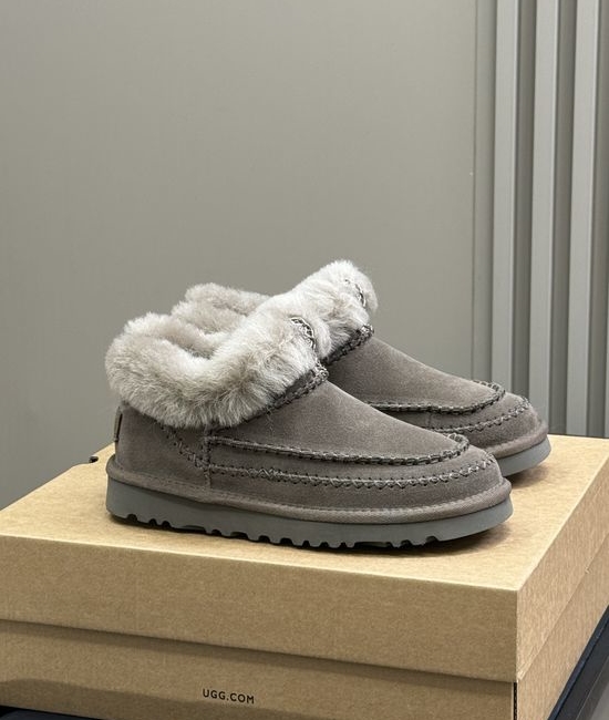 UGG Stitched Wool Lined Low Cut Warm Snow Boots