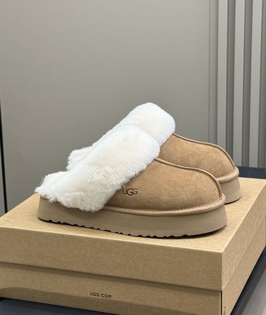 UGG Soft Plush Star Slippers Cozy Warm Indoor Outdoor Footwear