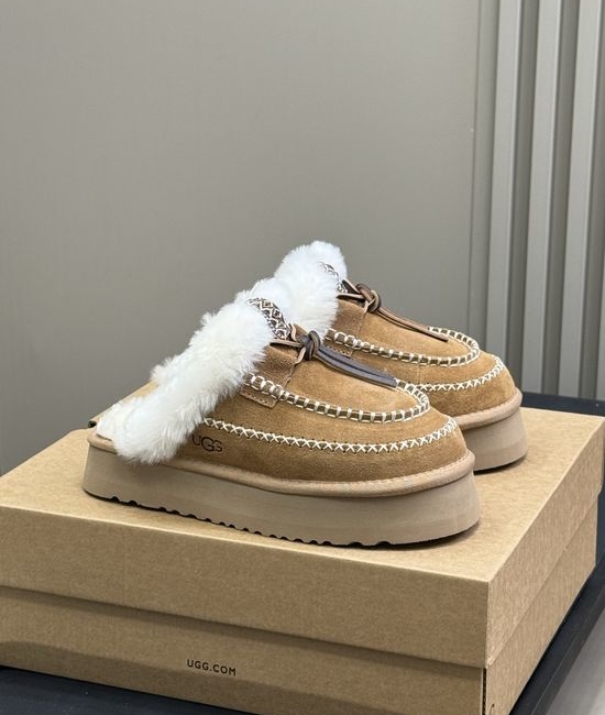 UGG Thick Sole Sheepskin Warm Fuzzy House Slippers