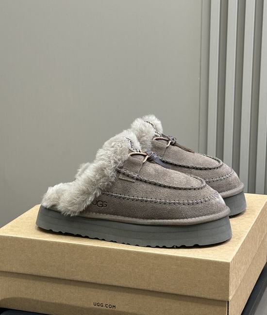 UGG Thick Sole Sheepskin Warm Fuzzy House Slippers