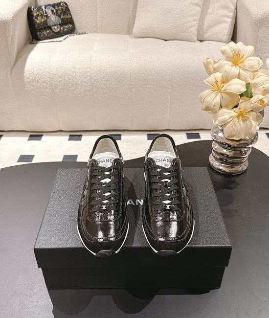 Chanel Classic Black White Comfortable Casual Walking Sneakers