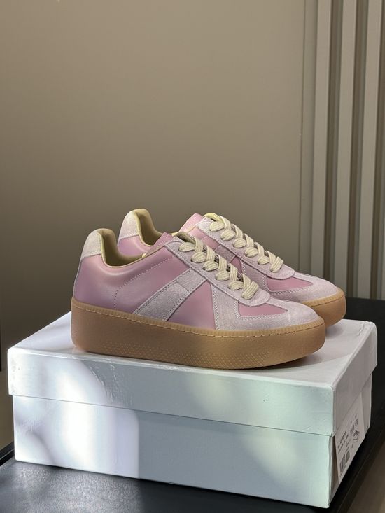 Maison Margiela Casual Stitched Sneakers With Thickened Non-Slip Sole
