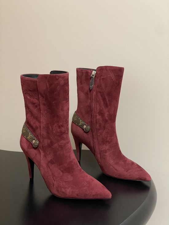 Louis Vuitton Pointed Toe High Heel Ankle Boots with Side Zipper