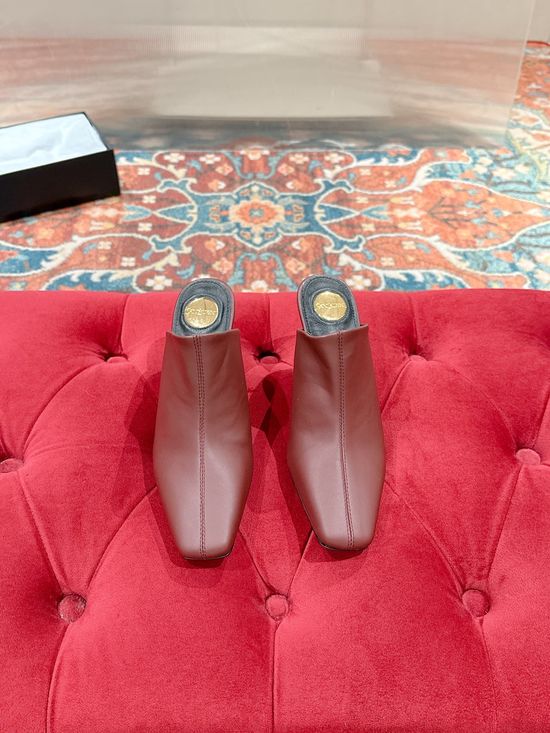 Yves Saint Laurent Elegant Chunky Heel Leather Dress Shoes For Daily Wear