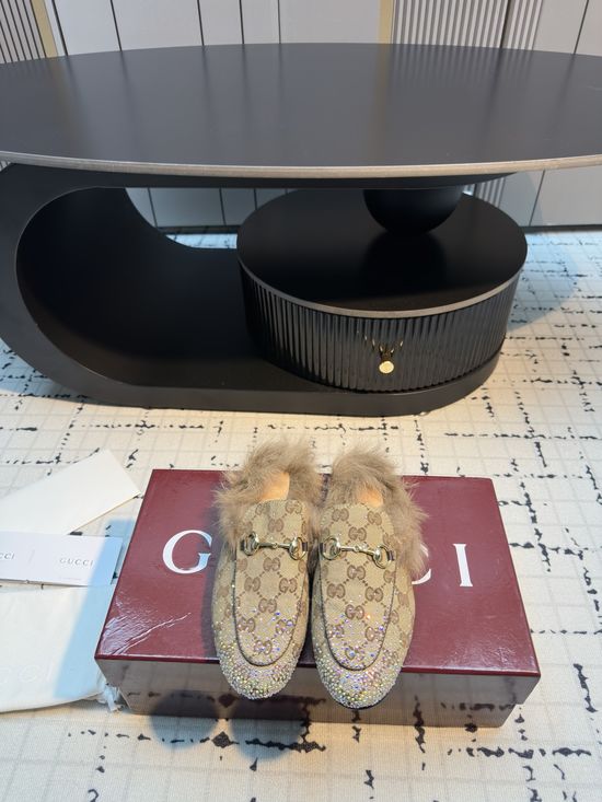 Gucci Classic Horsebit Fur Slides Comfortable Elegant Slip On Footwear