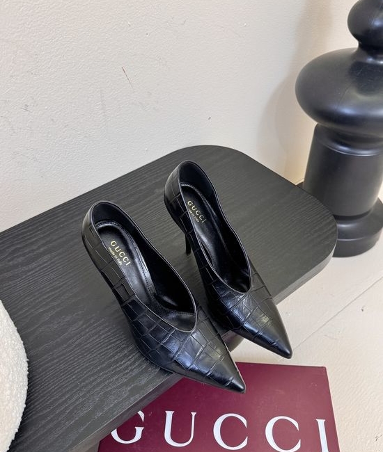 Gucci Pointed Toe High Heels Elegant Vintage Premium Leather