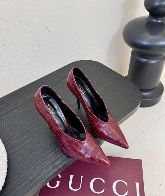 Gucci Pointed Toe High Heels Elegant Vintage Premium Leather