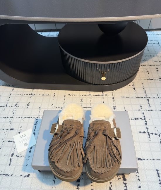 UGG Warm Non Deformable Chunky Sole Short Winter Boots