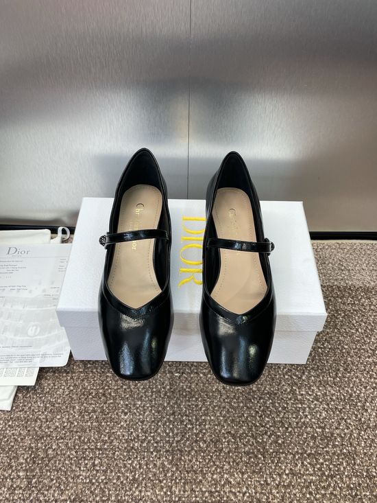 Christian Dior Round Toe Patent Leather Chunky Heel Mary Janes