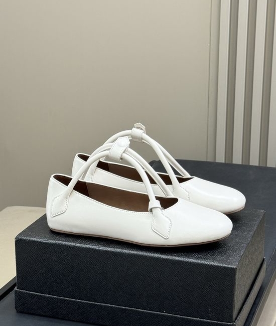 Alaia Soft Sheepskin Casual Shoes Comfortable Fashionable