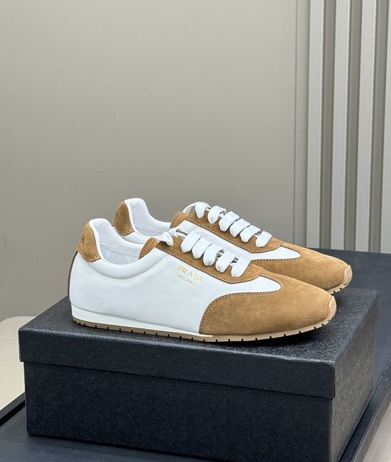 Prada Lightweight Color-block Low-top Casual Sneakers