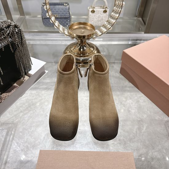 Miu Miu Vintage Cowhide Short Boots Retro Soft Leg Slimming Footwear