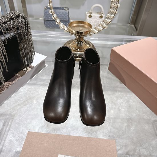 Miu Miu Vintage Cowhide Short Boots Retro Soft Leg Slimming Footwear