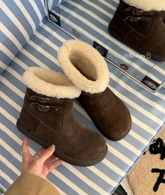UGG Cloud-Like Shearling Boots with Vintage Double-Buckle
