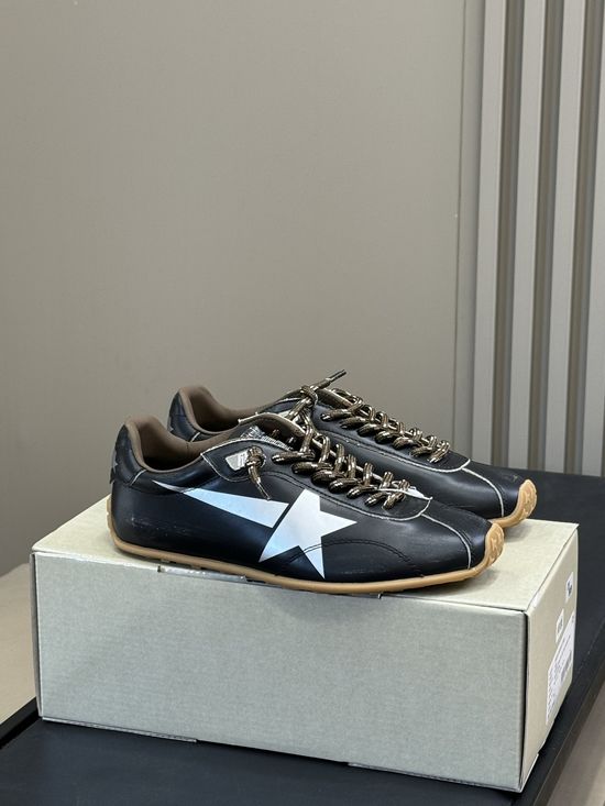 Golden Goose Cowhide Casual Sneakers Classic Retro Design Comfortable